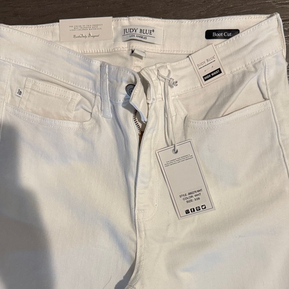 NWT Judy Blue White Boot Cut Jeans - Picture 2 of 4